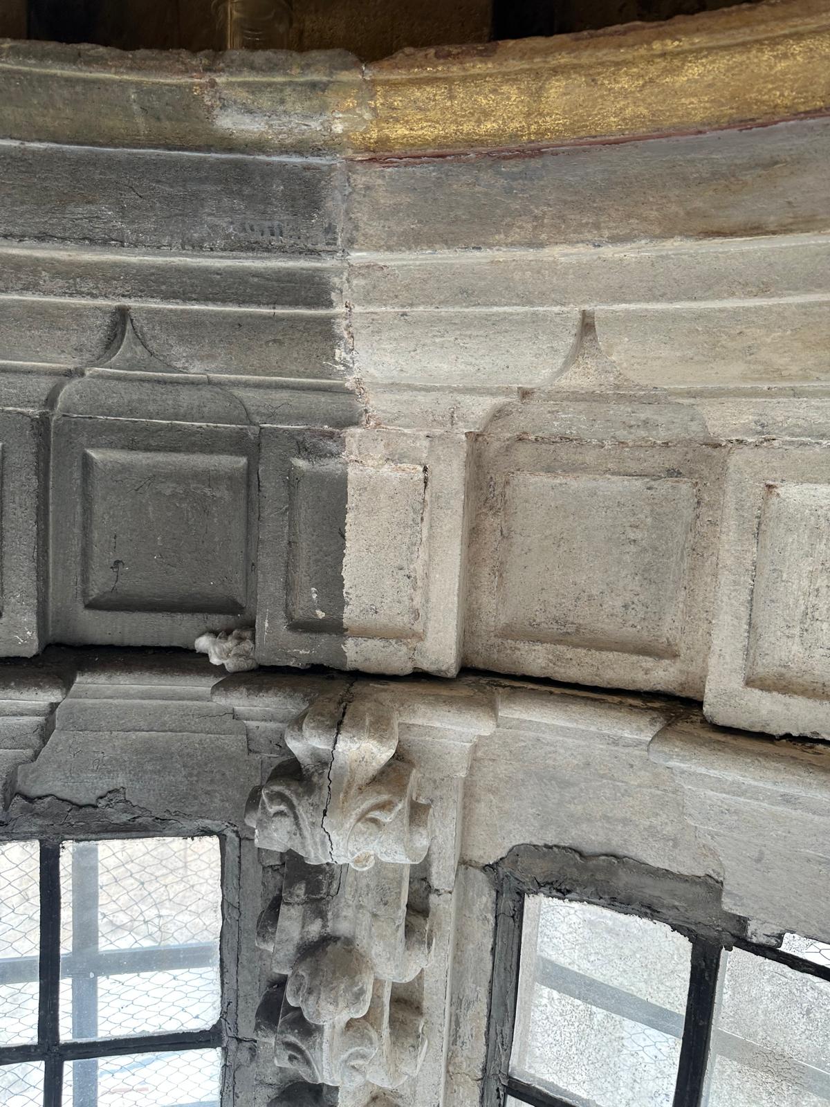 Detalle arquitectónico de la capilla